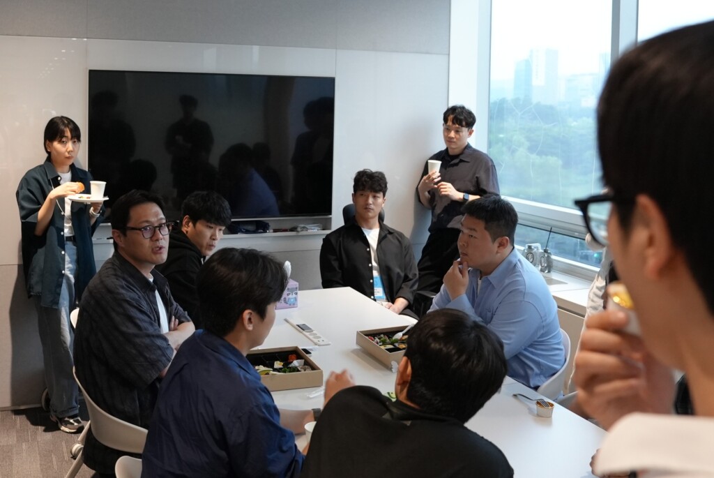 대기업 취업 희망방에서 멘토링 중인 에디